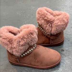 Pink Faux Fur Boots with Pearl Detailing 7061